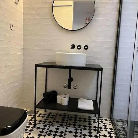 Get Bindings And Books On Duplex Apartment