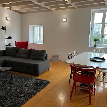 Apartment Get Bindings And Books On Duplex *